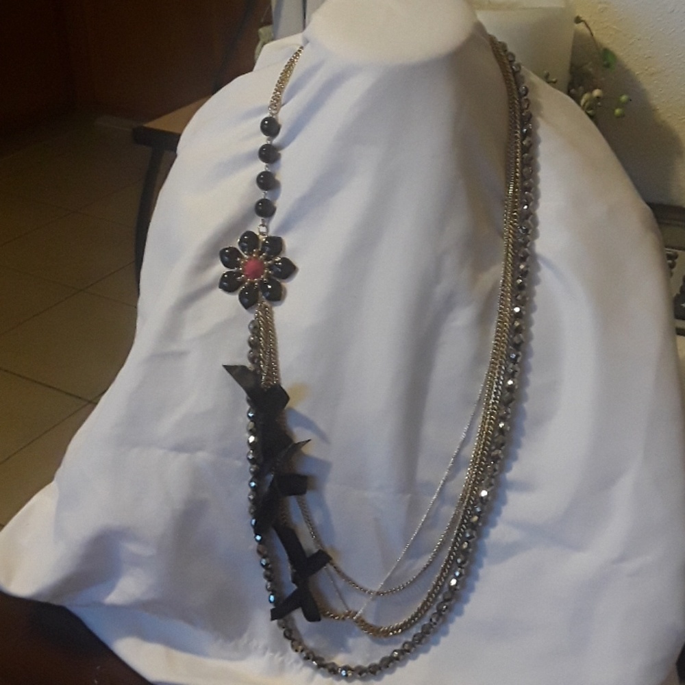 Express necklace